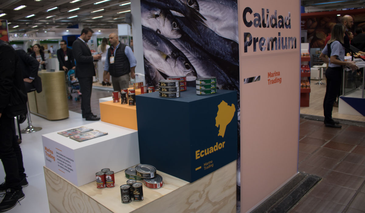 Rediseño de marca y stands ferias - Sunao Trading